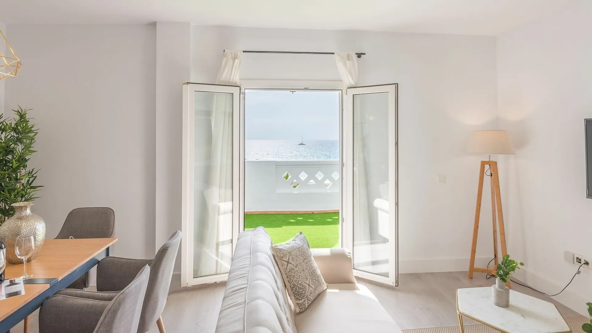 Banus Waterfront Penthouse Apartment Marbella Spain
