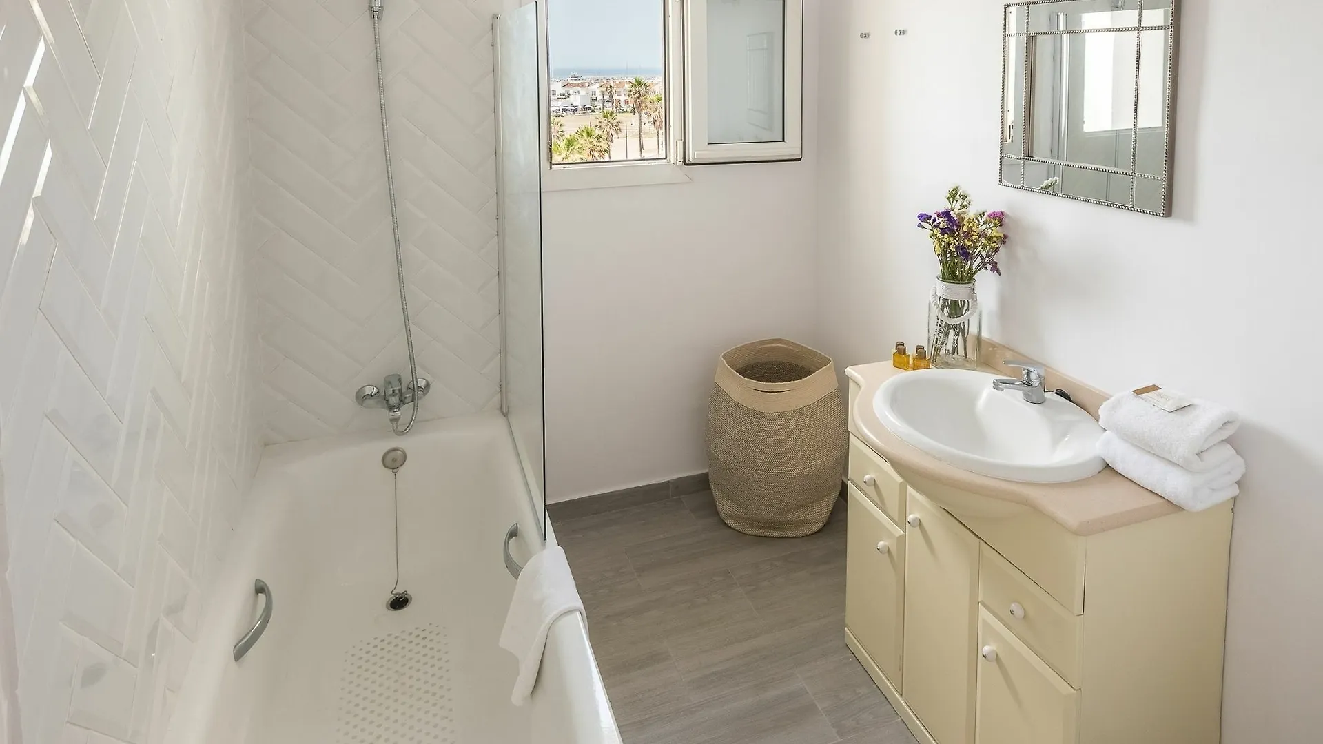 Banus Waterfront Penthouse Apartment Marbella